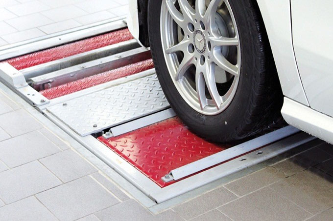 Thiết bị kiểm tra lực phanh &ocirc; t&ocirc; l&agrave; g&igrave;? C&aacute;ch thức kiểm tra hoạt động bộ trợ lực phanh