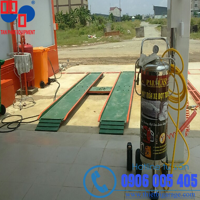 H&igrave;nh ảnh b&agrave;n giao thiết bị rửa xe tại Quận 2