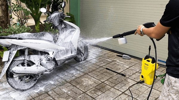 Có nên mua máy rửa xe Karcher nội địa Nhật