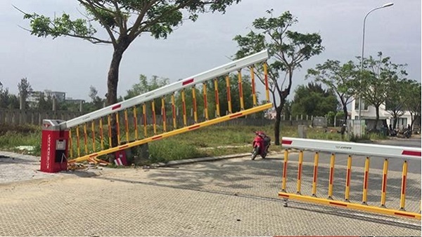 Barie tự động l&agrave; g&igrave;? C&oacute; mấy loại barie th&ocirc;ng dụng hiện nay